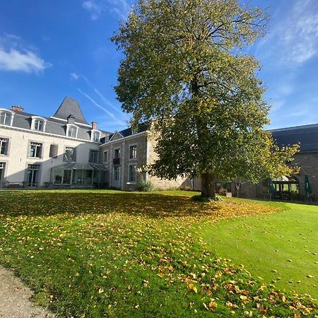 La Chambre Et Le Studio Du Chateau Du Golf De Bernalmont Liège Eksteriør billede
