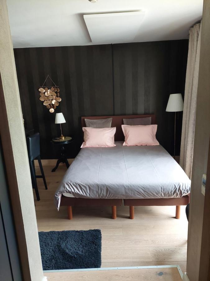 La Chambre Et Le Studio Du Chateau Du Golf De Bernalmont Liège Eksteriør billede