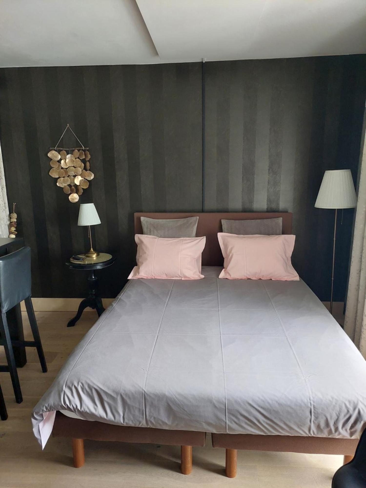 La Chambre Et Le Studio Du Chateau Du Golf De Bernalmont Liège Eksteriør billede